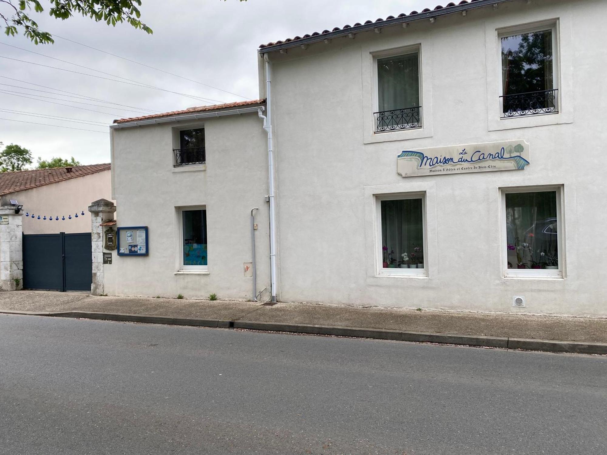 La Maison Du Canal De Rompsay - 5 Min De La Rochelle Bed and Breakfast Périgny Exterior foto